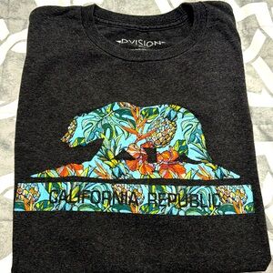 Division: Men’s California XL T-Shirt